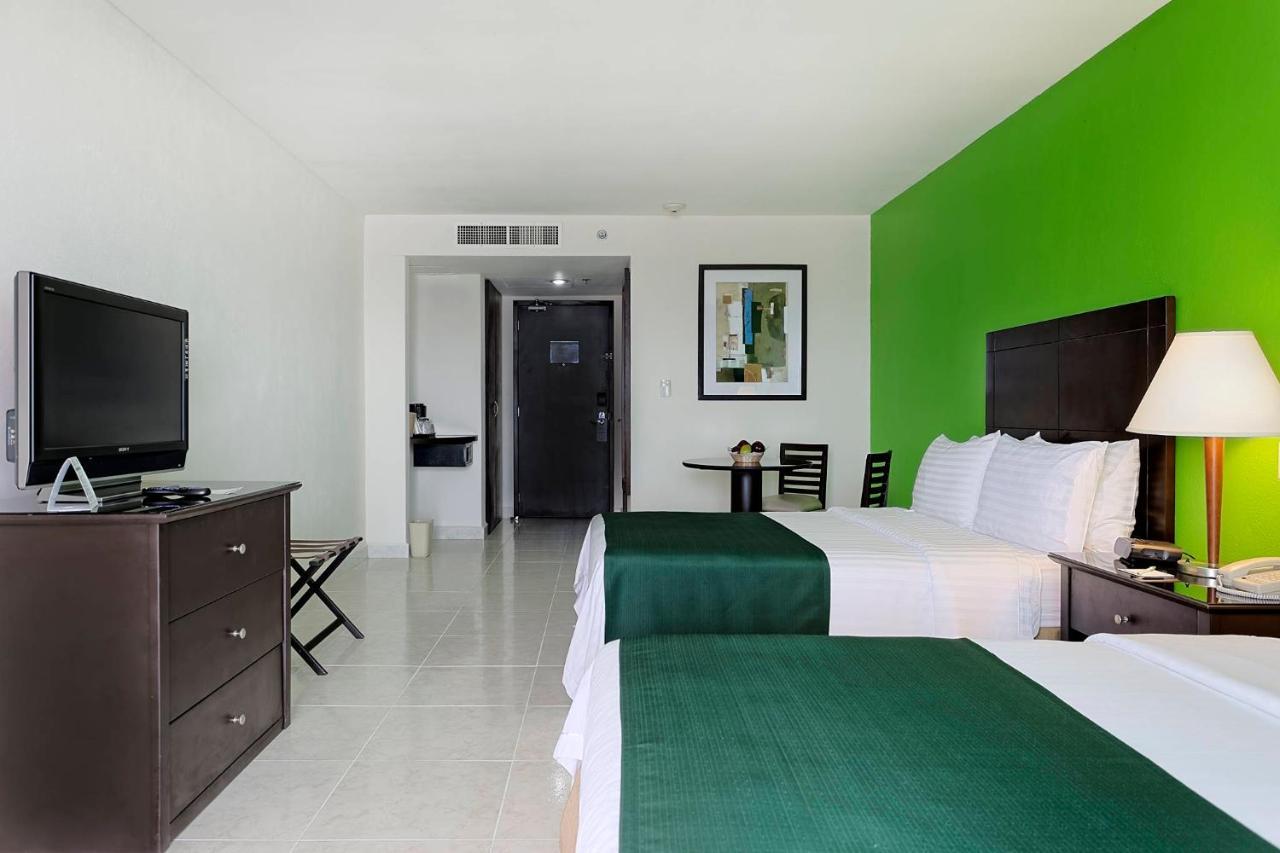 Holiday Inn Campeche By Ihg Bagian luar foto