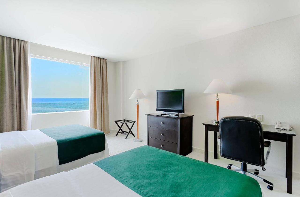 Holiday Inn Campeche By Ihg Bagian luar foto