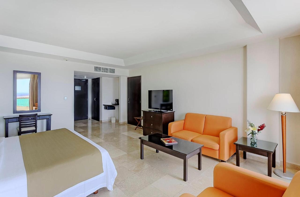 Holiday Inn Campeche By Ihg Bagian luar foto