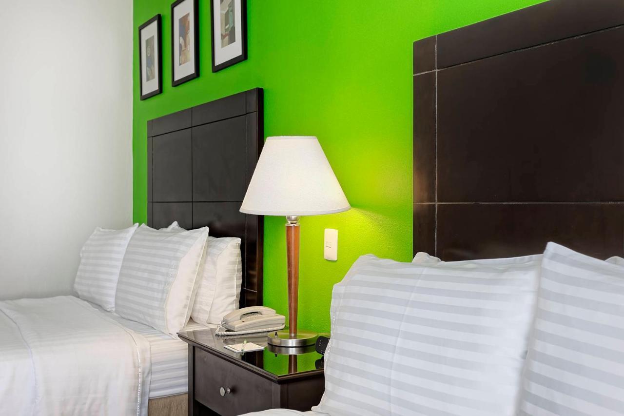 Holiday Inn Campeche By Ihg Bagian luar foto