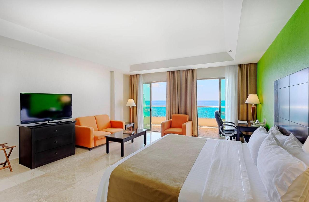 Holiday Inn Campeche By Ihg Bagian luar foto