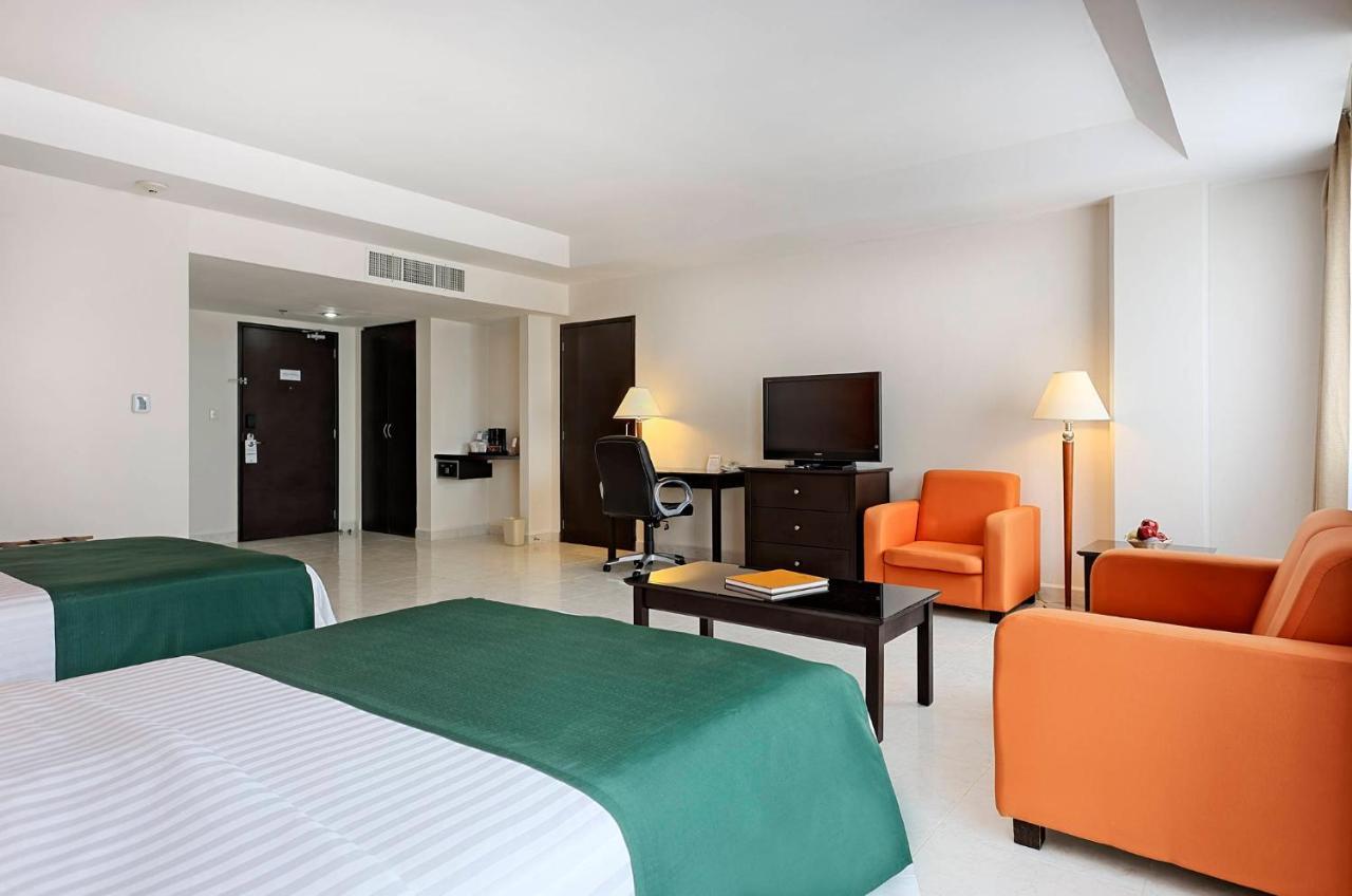 Holiday Inn Campeche By Ihg Bagian luar foto