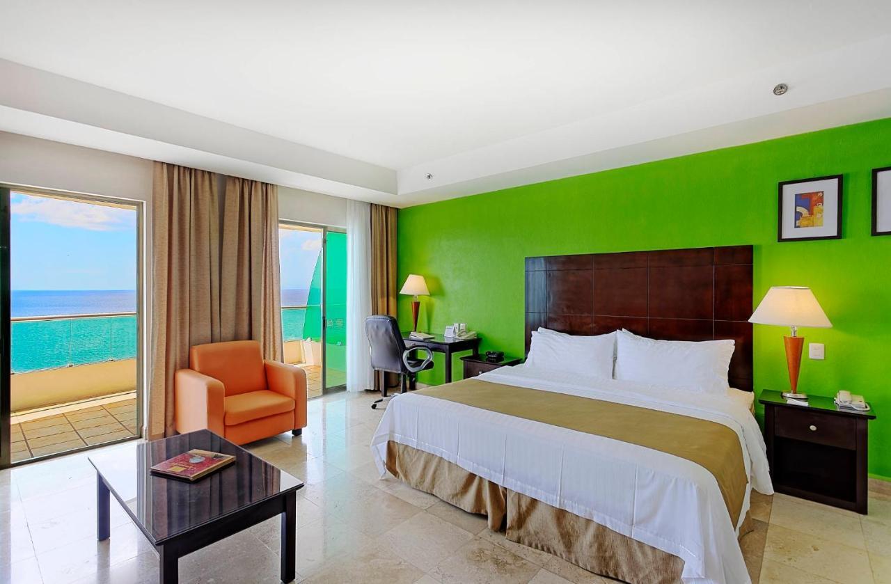 Holiday Inn Campeche By Ihg Bagian luar foto